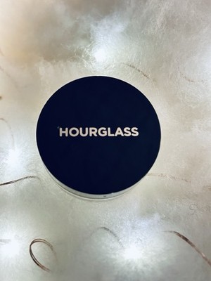 Hourglass Veil Translucent Setting Powder   Travel Size 0.03 oz / 9 g