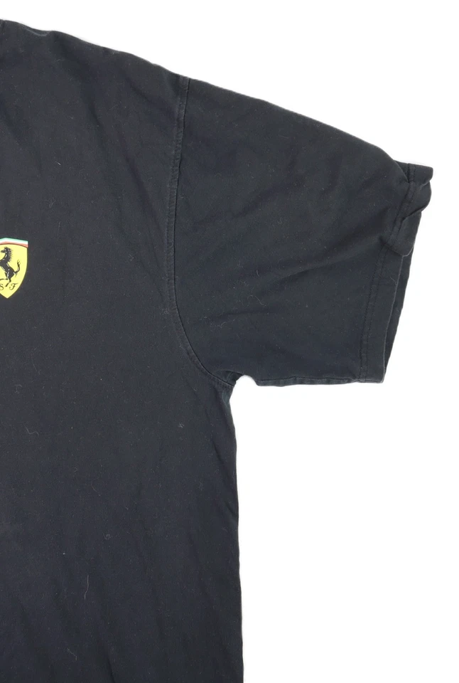 Camiseta De Colección Y2K EE. UU. XXL FERRARI Logo Coche de Carreras Envoltura Lateral Negra Cuello Redondo Foto 3 de 4