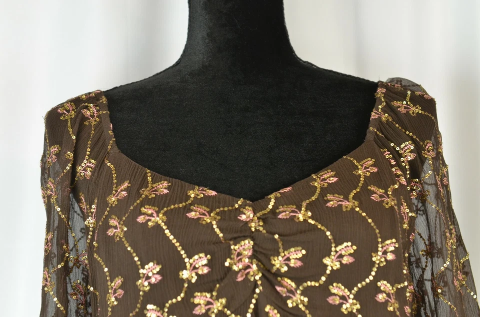 New Tocca Pullover Blouse Sz Medium Silk Blend Brown Gold Sequins Colorful $265 - Image 2 of 4