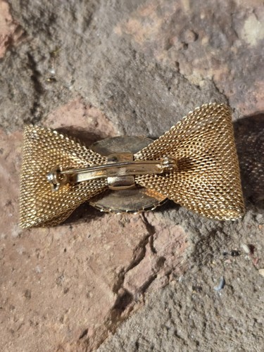Brooch Pin Vintage Gold Tone Mesh Bow With Green Stone Center Celtic Myst - Picture 4 of 8