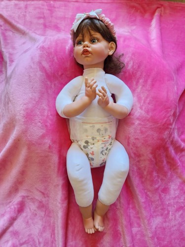 fayzah spanos dolls in vinyl 2405/ 2500 w/COA - Picture 6 of 17