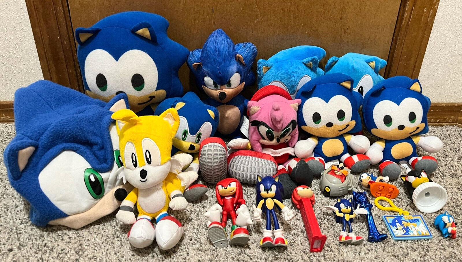SEGA Sonic The Hedgehog Plush Figure Lot Of 20 Toys Tails Knuckles