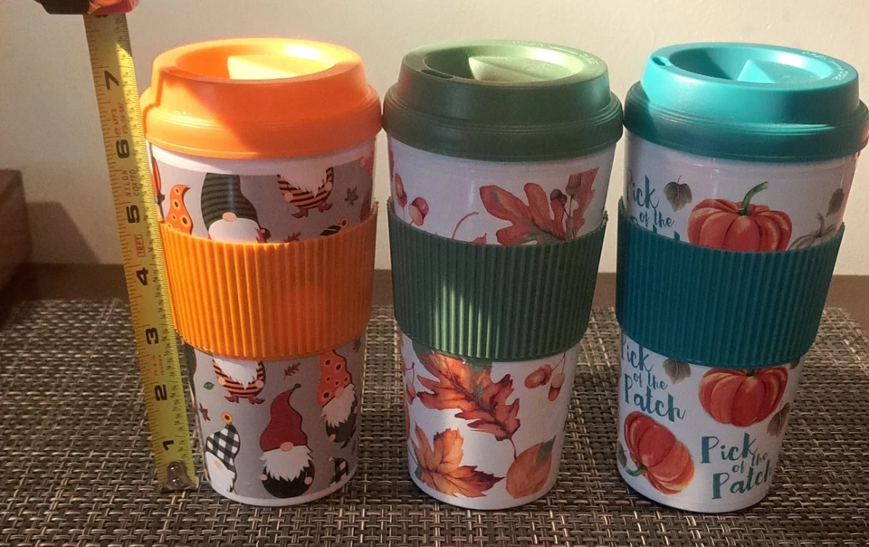 Tres hermosos vasos de viaje con temática de otoño Foto 4 de 4