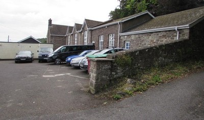Foto 6x4 Govilon Lern- und Aktivitätszentrum, Schulspur, Govilon Standort c2017