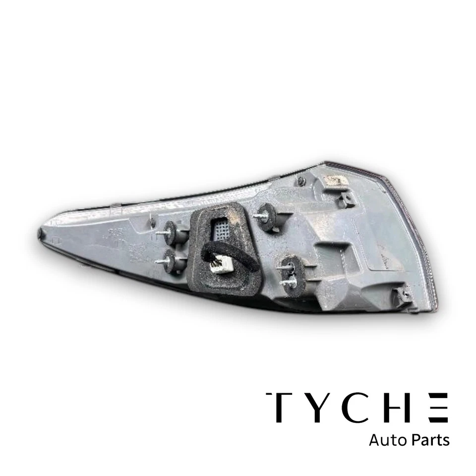 KIA K900 K9 2013 luz trasera derecha Foto 2 de 3