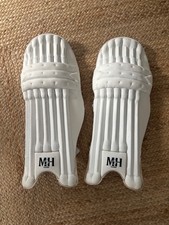 Millichamp and Hall Cricket pads. S200. RH Small Adult