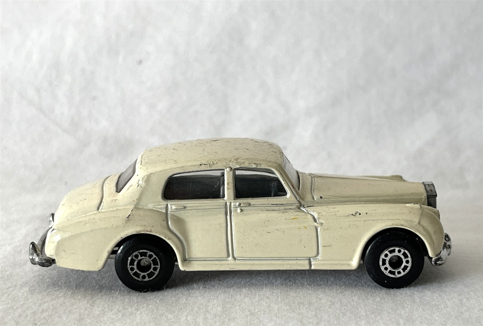 Matchbox 31h, Rolls - Royce Silver Cloud - Free Price Guide & Review