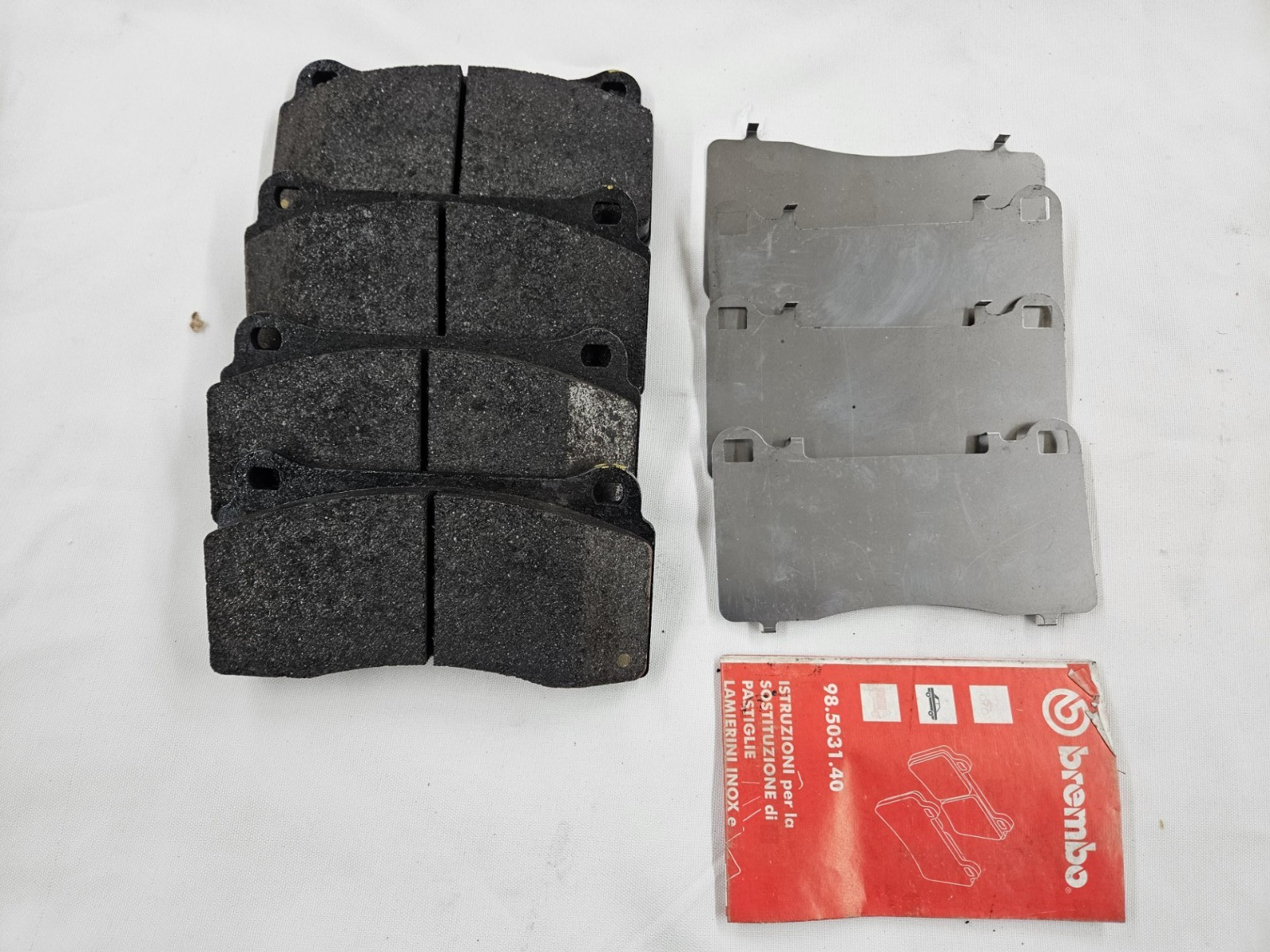 Genuine BREMBO Aston Martin Front Brake Pad Set NEW 4R12-28-10402