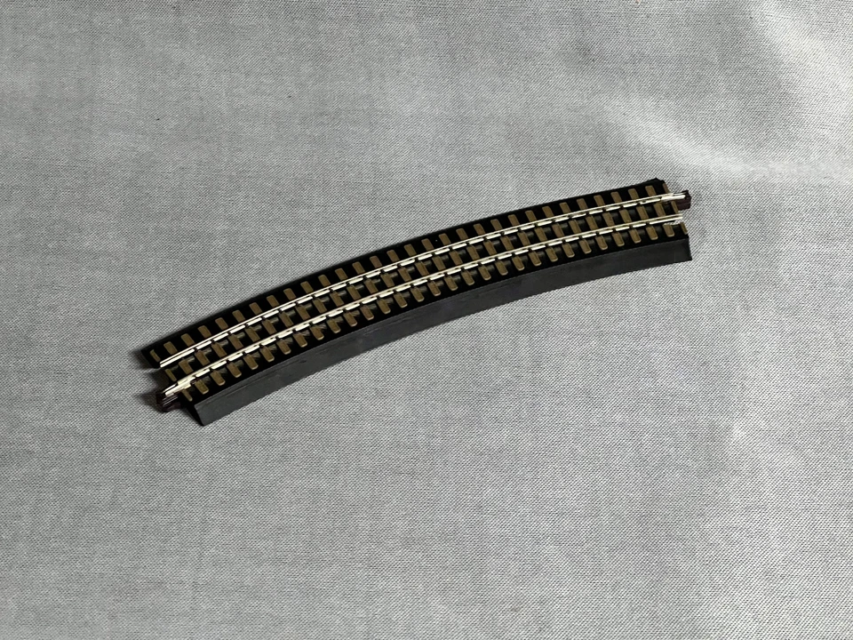 Mainline Railworks HOn30 Sectional Curve Track - Kato UniTrack Compatible - Image 2 of 4