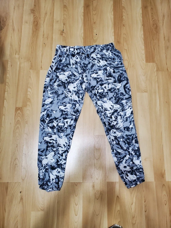 fabletics emily jogger monarch marble print with pockets pants