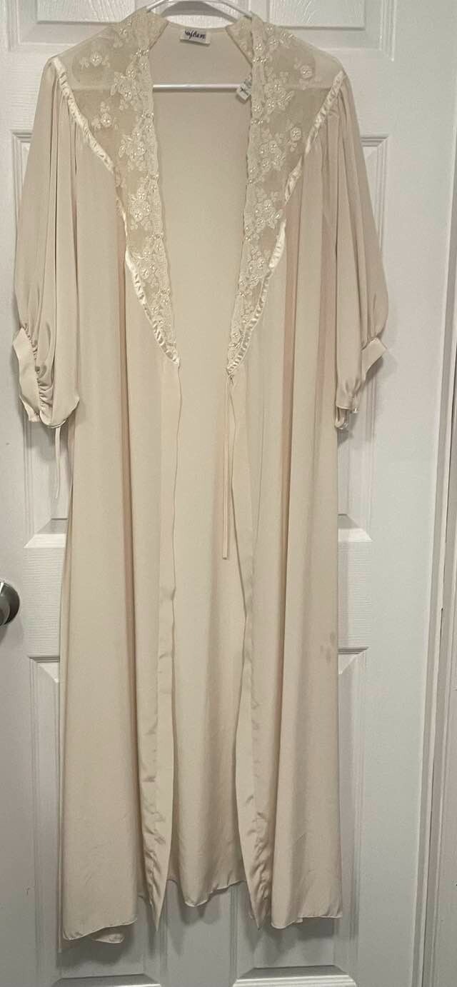 Vintage Valisere Robe in Cream Color 3/4 sleeves, and… - Gem