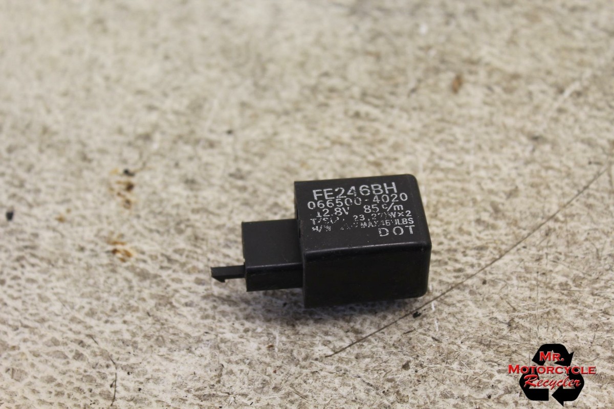 2000 KAWASAKI NINJA ZX9R OEM RELAY ASSEMBLY FUSE BOX M4 FE246BH
