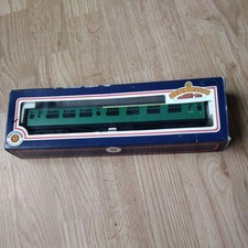 Bachmann OO Gauge 34-550A Bulleid Corridor / Composite Malachite Green BR