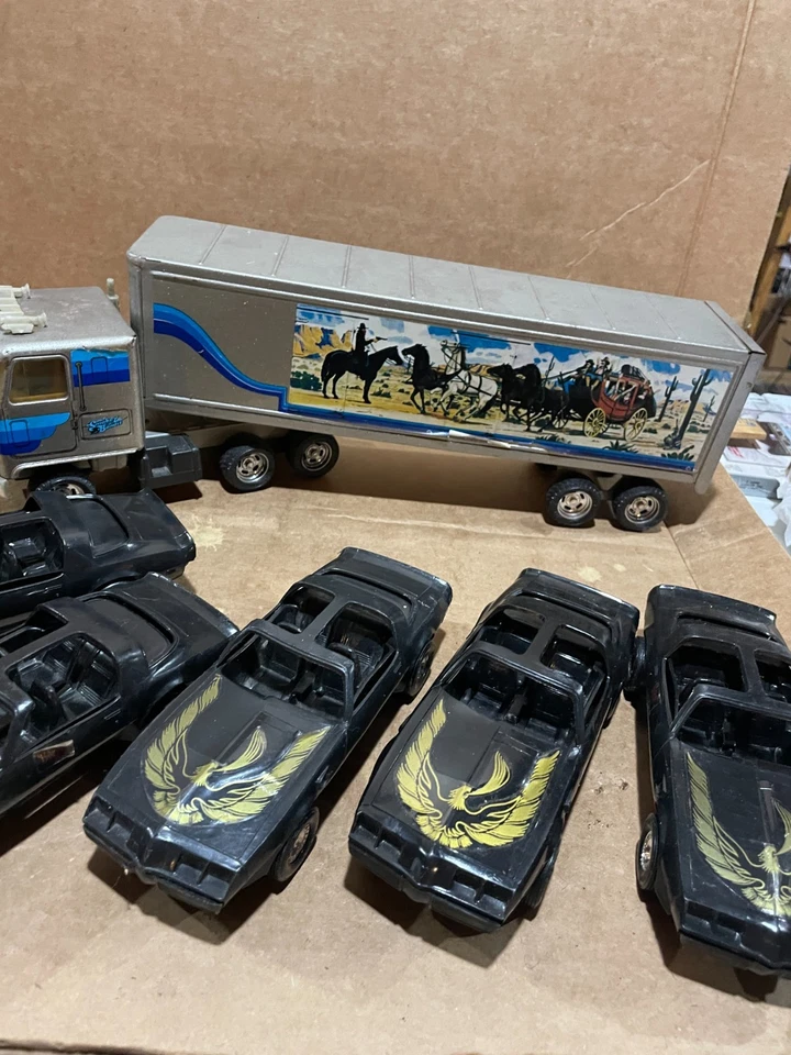 Smokey And The Bandit 2 truck/trailer    7 Trans AMs   5 Bufford cars - Image 2 of 4