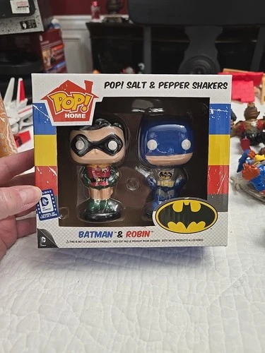 Funko Pop Home BATMAN & ROBIN Salt and Pepper Shakers (DC Legion Exclusive)