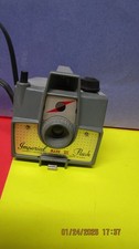 VINTAGE 1950s IMPERIAL MARK XII CAMERA Untested still has film inside free ship