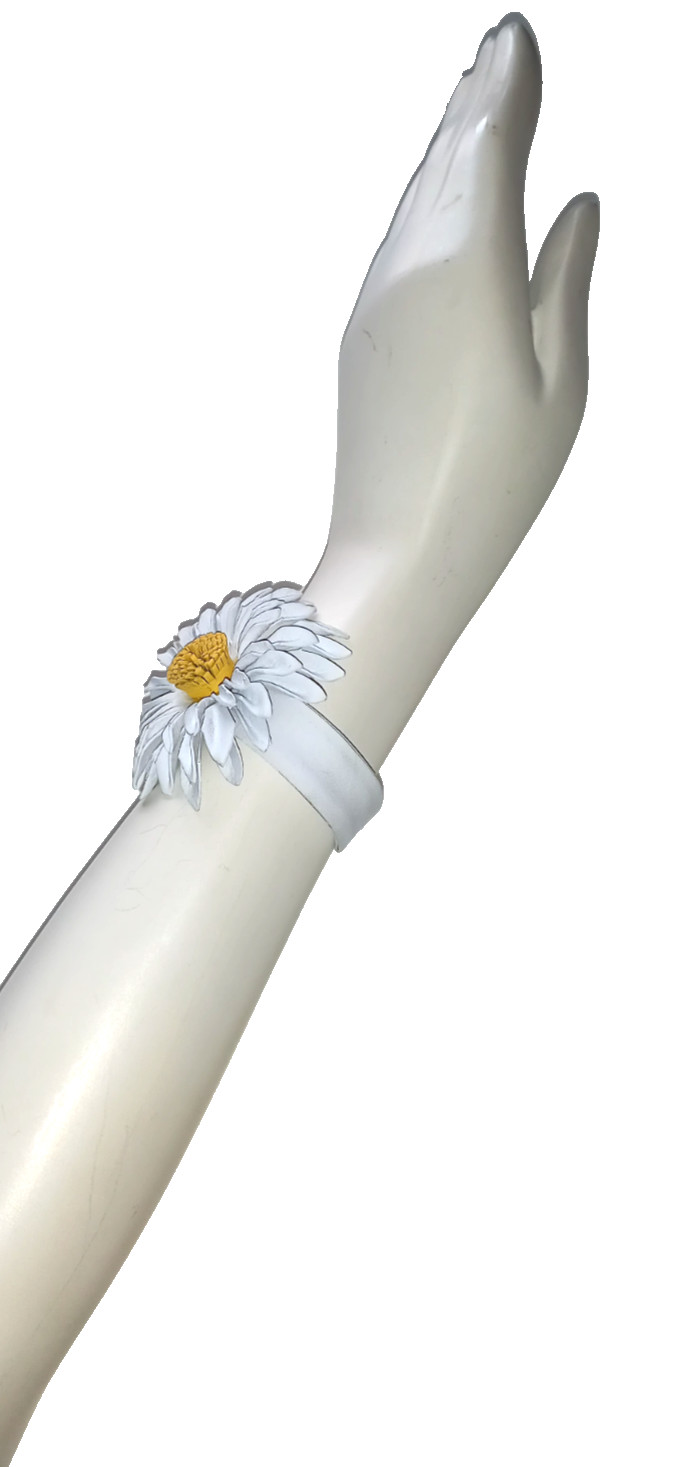 Bracelet fleur en cuir blanc et jaune ATOLL façonné main pour femme