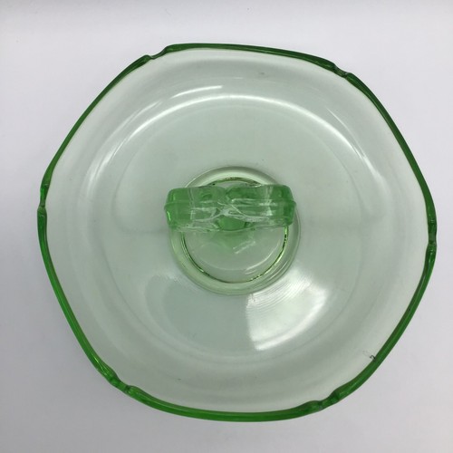 L.E. Smith 1920's Depression Glass Candy/Ashtray Dish With Handle Glows 6 Inches - Picture 3 of 12
