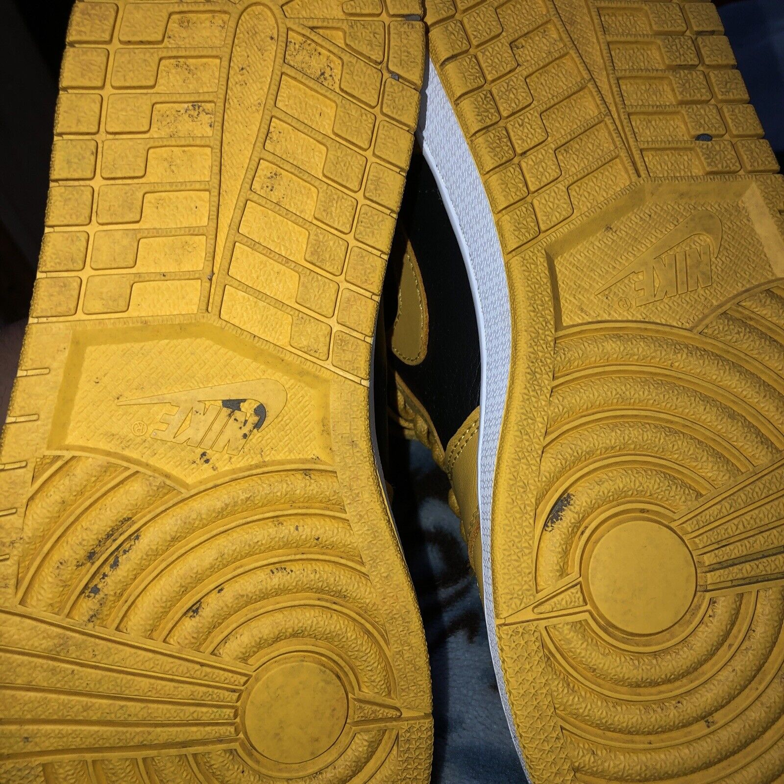 Size 8.5 - Air Jordan 1 Retro OG High Pollen USED… - image 8