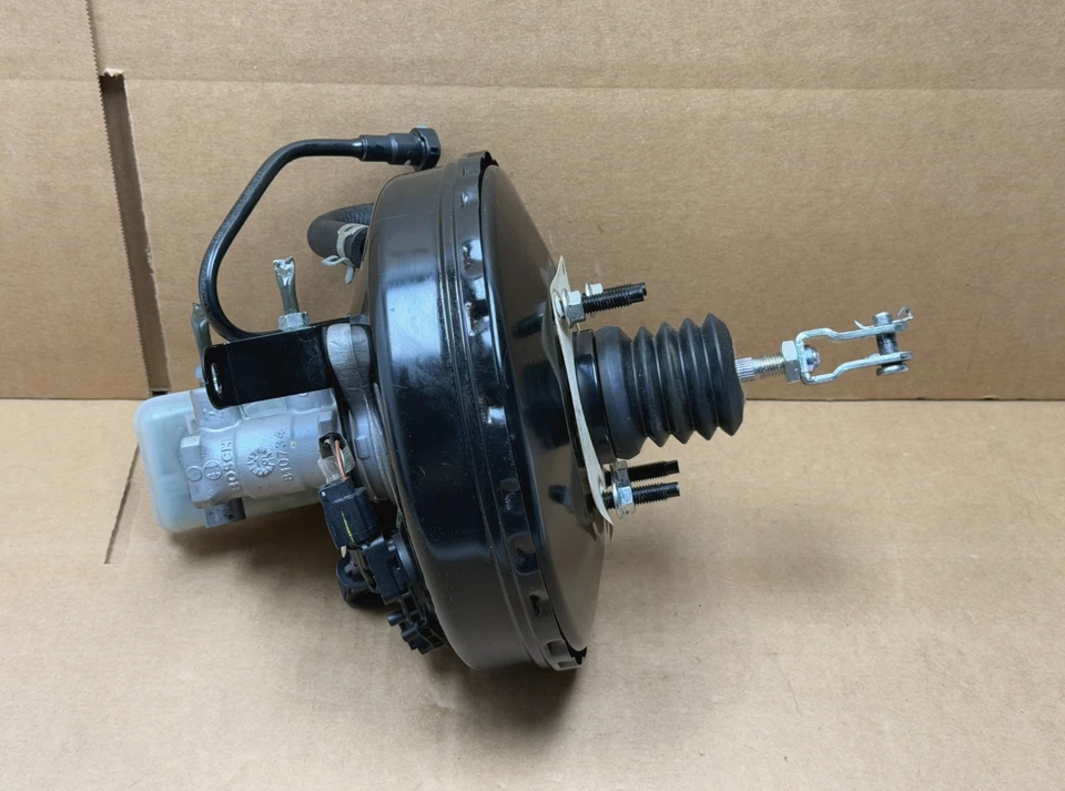 Cilindro maestro de refuerzo de freno eléctrico Mazda MX-5 Miata 2016-2025 PO41 OEM Foto 4 de 4