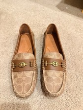 Coach women  s Ruthie Loafer In Signature Canvas New Without Box Size 8.5