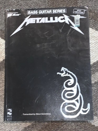 METALLICA Black - Bass Guitar Series TAB Music Book - Cherry Lane Music
