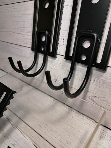 Tree Stand Gear Hanger with 3 Strong and Durable Double Tree Hooks And Tie Down - Afbeelding 6 van 9
