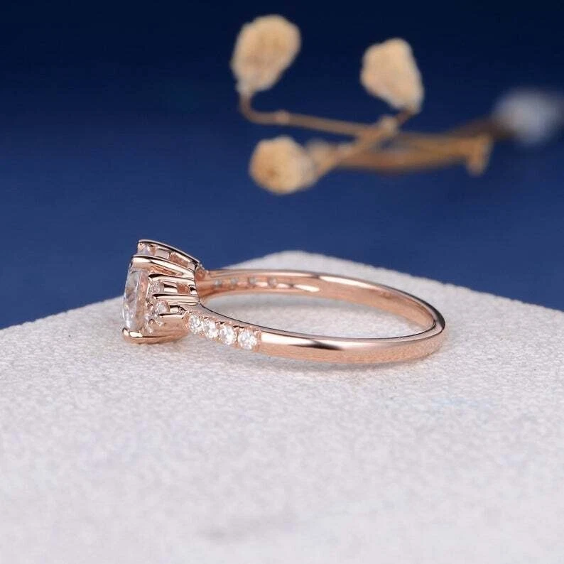 圆形切割模拟钻石单颗订婚戒指 14k 镀玫瑰金 — 第 4/4 张图片