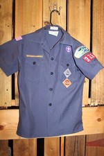 Boy Scouts of America BSA Youth Shirt Medium Blue Cub