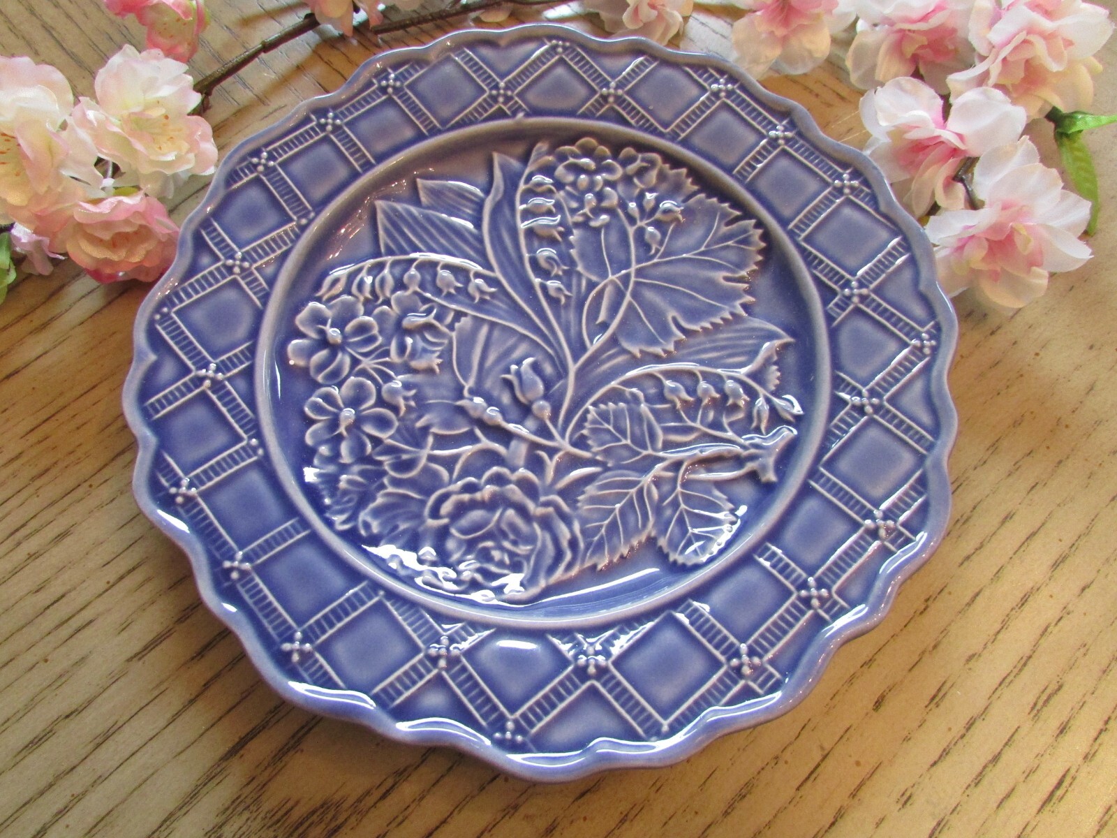 Tiffany & Co Accent Plate Home Decor Blue Floral Lattice 8.25