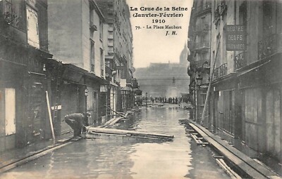 Paris - Flut Der Seine - Platz Maubert
