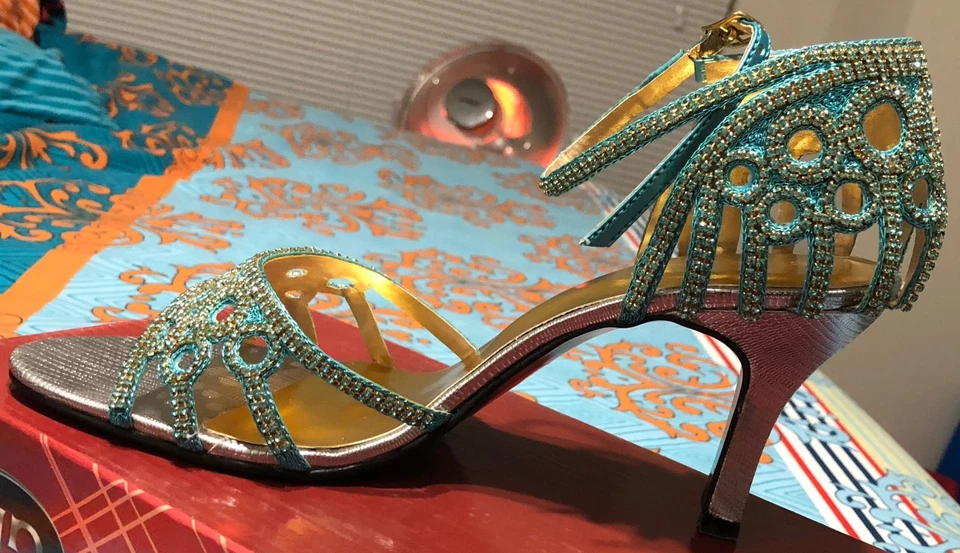 Vestido de novia paquistaní/indio diseñador ropa de novia vestido Mehndi choli lengha Foto 4 de 4