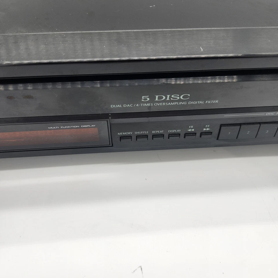 Onkyo DX-C200/C100 CD Player includes remote, cable and instruction manual - Image 3 of 4