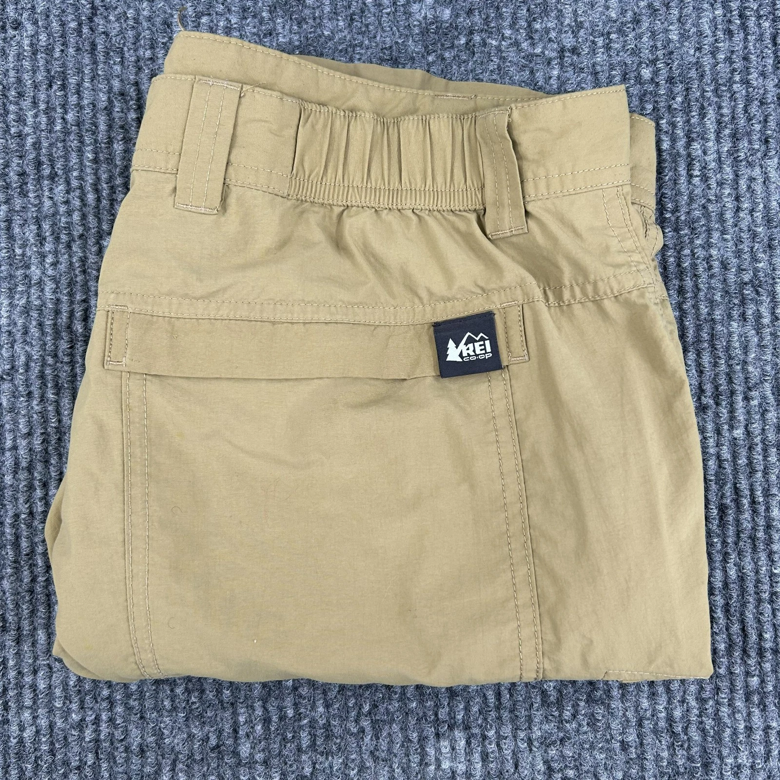 REI Co-op Shorts Men's 34 Relaxed Tan Front 100% Nylon Sahara Cargo Hiking
Opens in a new window or