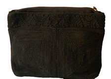 Vintage Black Textured Clutch Handbag With Gold Zipper Closure Elegant Swirl Des