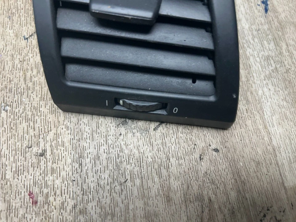 BMW 128I 135I OEM 2008-2013 LADO DEL PASAJERO DELANTERO DERECHO AIRE ACONDICIONADO REJILLA VENTILACIÓN Foto 2 de 4