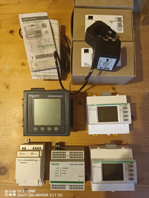 Schneider Electric PowerLogic  EGX300  PM5331 PM3255 Energiemonitoring System