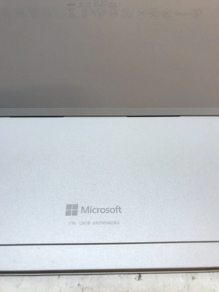 Microsoft Surface Pro 5 1796 i5 4GB RAM 128GB SSD NO OS POWER DEAD For Parts -DW - Image 4 of 4