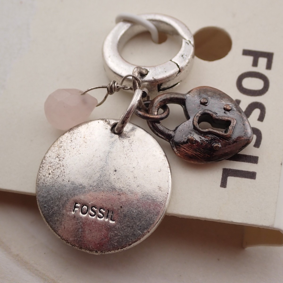 ♡クリフォード♡ページ Fossil Key To My Heart Seek Love Dangle Clip On Silver Tone Charm
