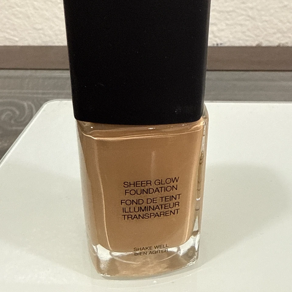 NARS Sheer Glow Foundation - Valencia Medium - Image 3 of 4