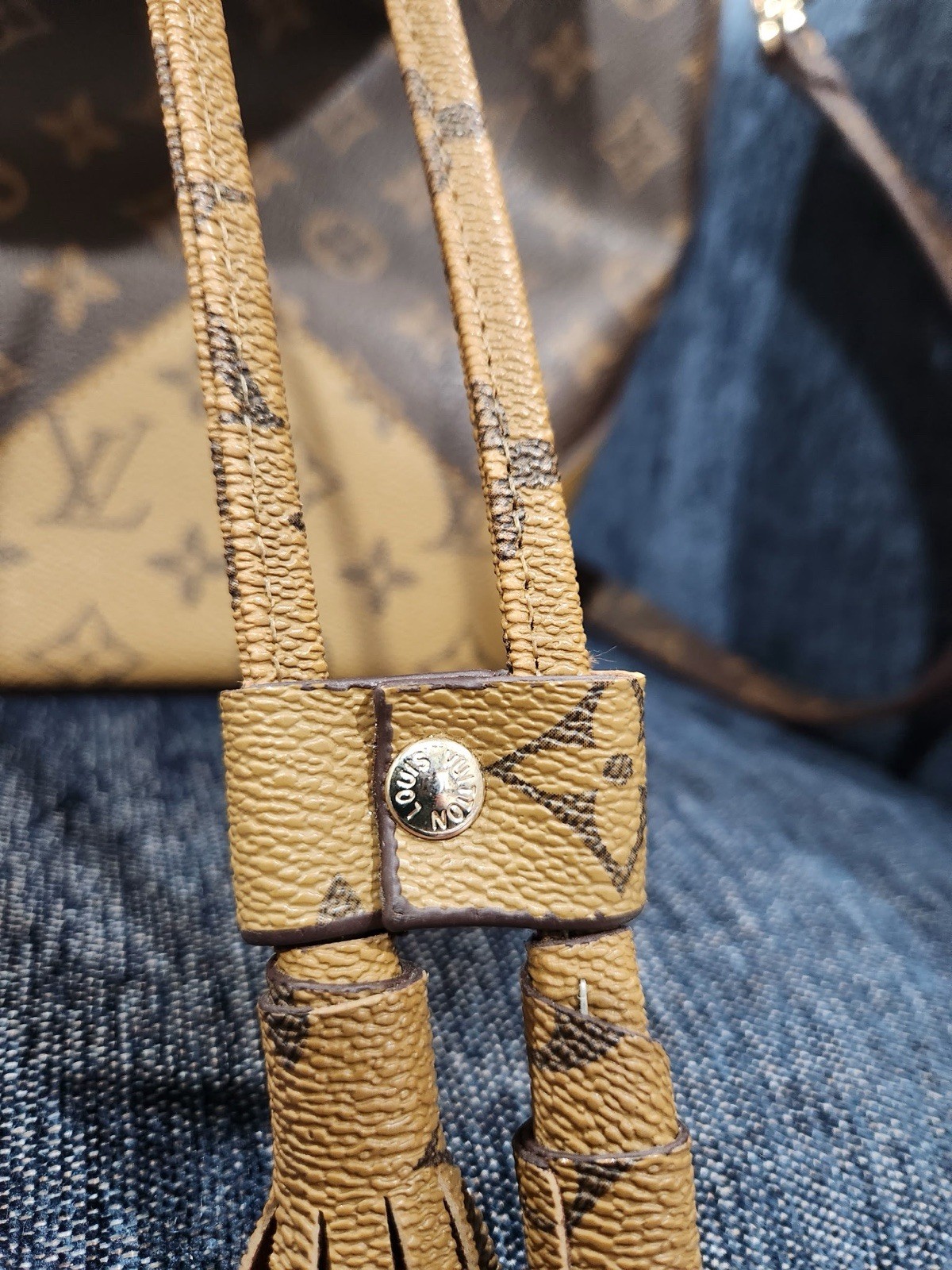 Louis Vuitton Monogram Bucket Drawstring Shoulder… - image 4