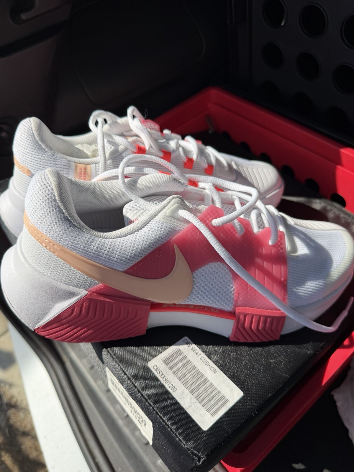 Nike Air Zoom Unisex Tennis Shoes White Pink Orange US 9.5 Medium