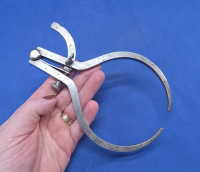 NICE Clean Pair of Unbranded  7'' Outside Calipers Interesting Thumbscrew