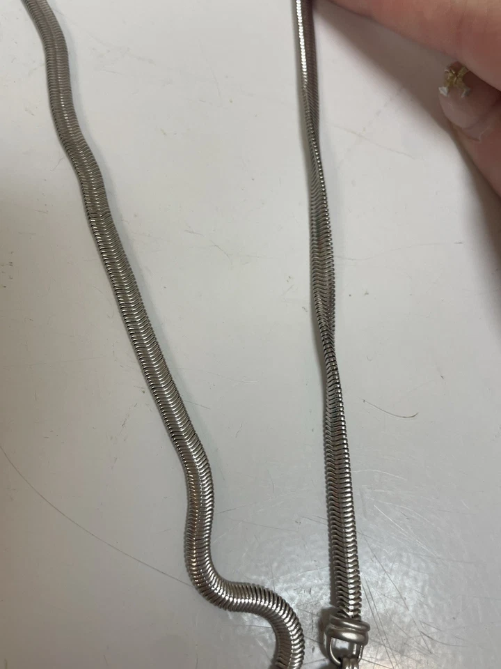 Collar Kendra Scott Plata Vintage Largo Gris Piedra Brillante Foto 4 de 4