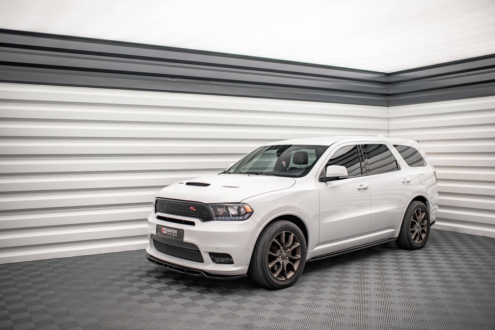 Bas de caisse Maxton Dodge Durango RT Mk3 accessoire tuning noir brillant