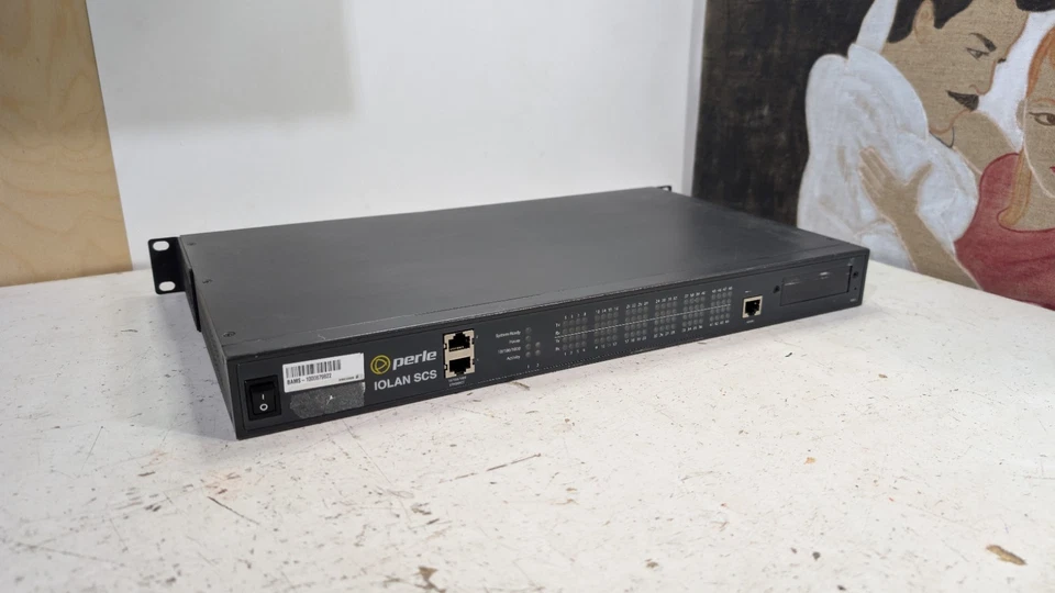 Servidor de consola segura Perle 04030290 IOLAN SCS48 48 puertos CA única doble Gigabit Foto 3 de 4