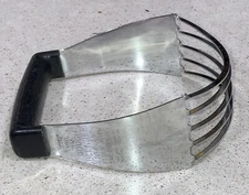 Ekco USA Chromium Plated Pastry Dough Blender - Black Plastic Handle