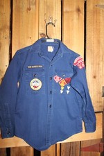 Boy Scouts of America BSA Youth Shirt Medium   Vintage Blue Cub SEWN on patche