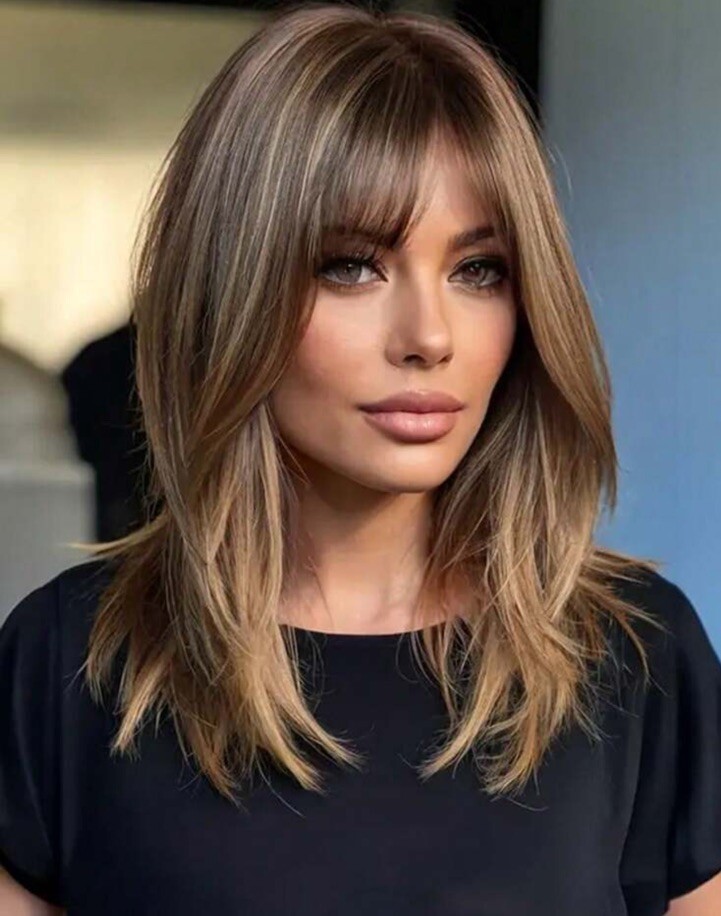 Perruque femme brune synthétique 50cm : la solution pour retrouver du volume capillaire