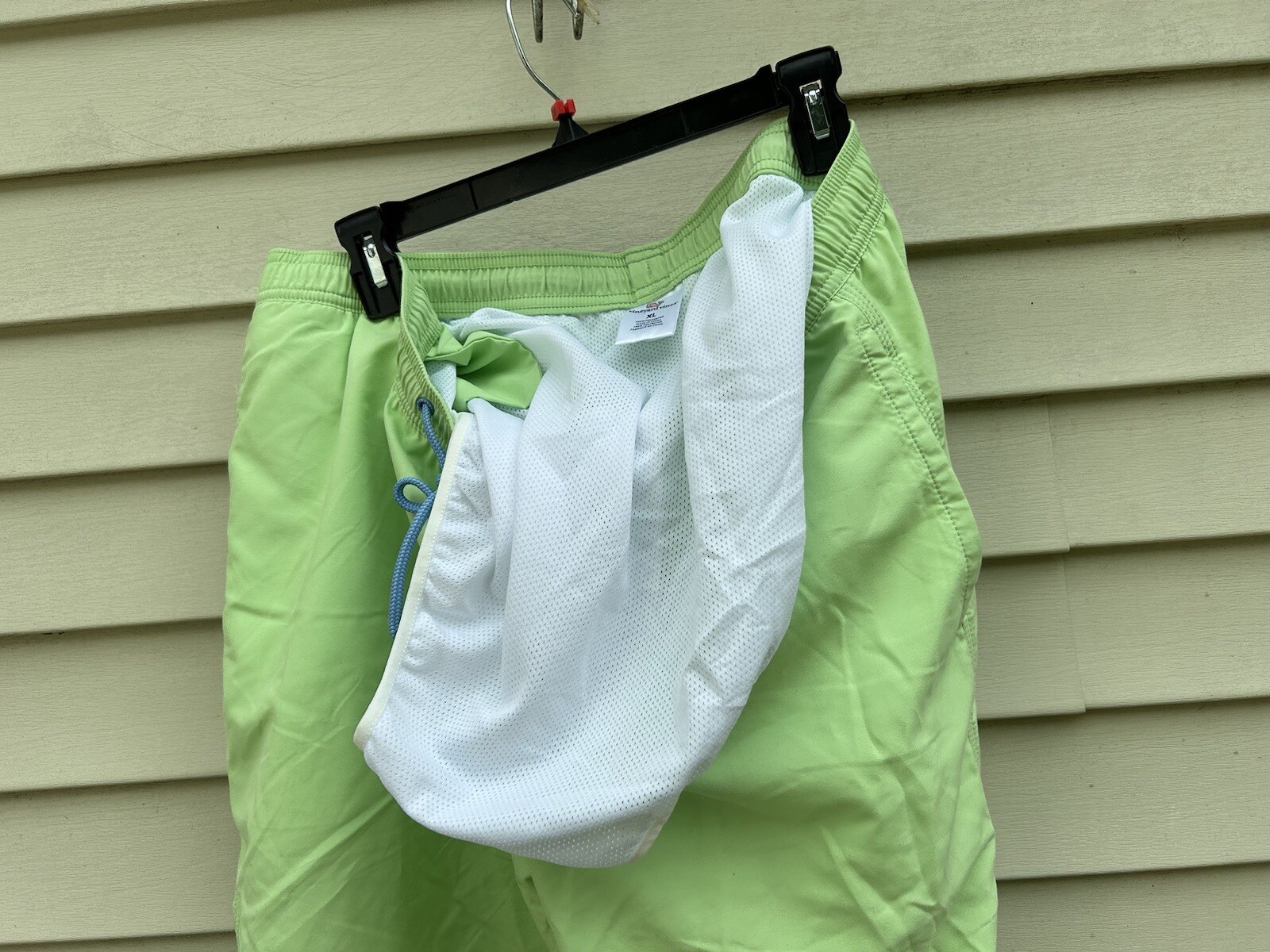 Vineyard Vines solid chappy swim trunk green Size… - image 4